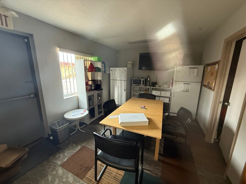 More Photos Of 4700 N 51st Ave, Phoenix Medical For Sale