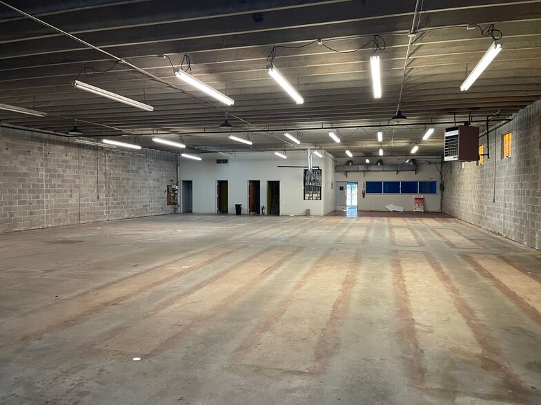 More Photos Of 6301 Choctaw Dr, Baton Rouge Warehouse For Sale