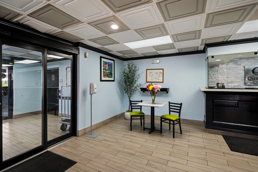 More Photos Of 500 W 29th St, North Little Rock Hotel For Sale