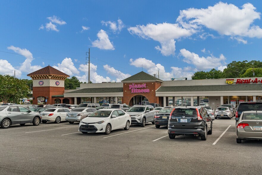 More Photos Of 4519 Woodruff Rd, Columbus General Retail For Lease