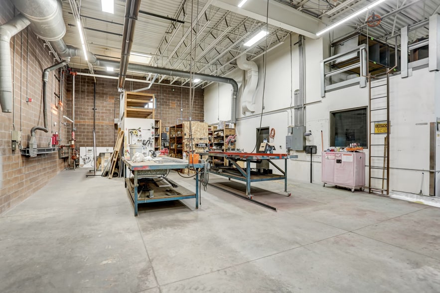 More Photos Of 1900 W Hamilton Pl, Englewood Warehouse For Sale