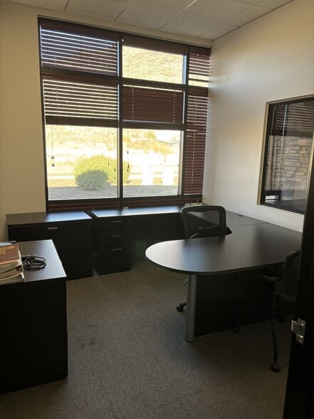 More Photos Of 20325 N 51st Ave, Glendale Office For Sale
