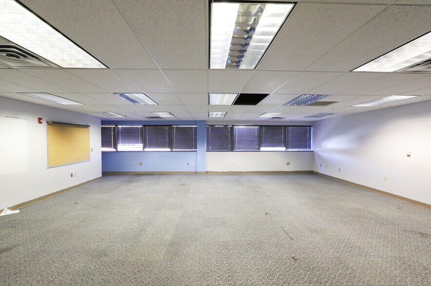 More Photos Of 184 Salem Ave, Dayton Office Residential For Lease