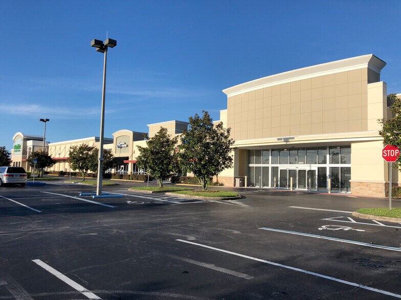 More Photos Of 3040 Dyer Blvd, Kissimmee Unknown For Lease