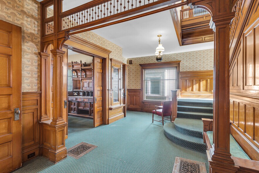 More Photos Of 601 S Jackson St, Jackson Office For Sale