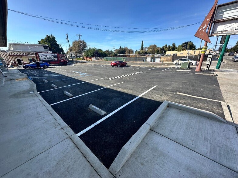 More Photos Of 853 Sycamore Ave, Hayward Storefront Retail Office For Lease