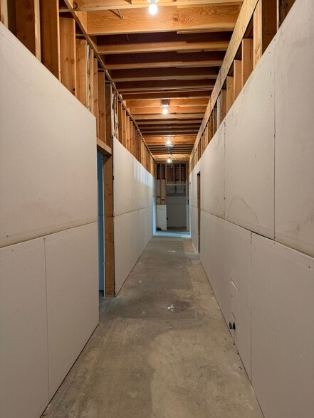 More Photos Of 1667-1669 Cota Ave, Long Beach Service For Sale