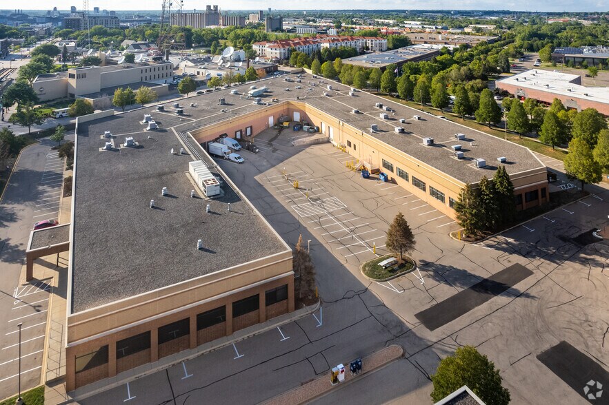 More Photos Of 2635 W University Ave, Saint Paul Light Manufacturing For Lease