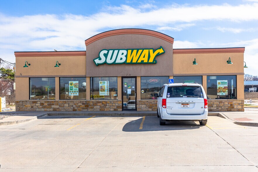 More Photos Of 1511 Lincoln St, Concordia Fast Food For Sale