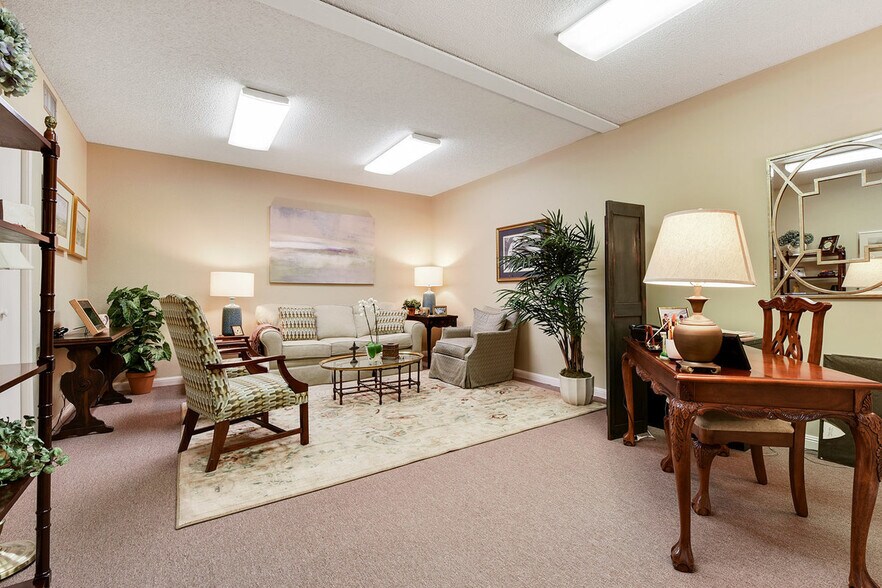 More Photos Of 113 Flagg Pl, Lafayette Medical For Lease