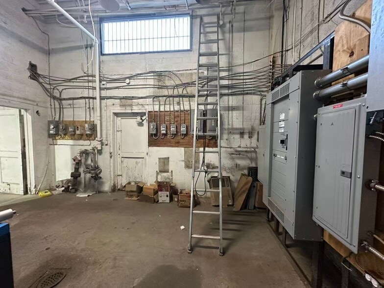 More Photos Of 648-658 E Erie Ave, Philadelphia Warehouse For Lease