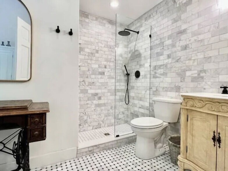 More Photos Of 30 Lookout Rd, Asheville Lodge Meeting Hall For Sale