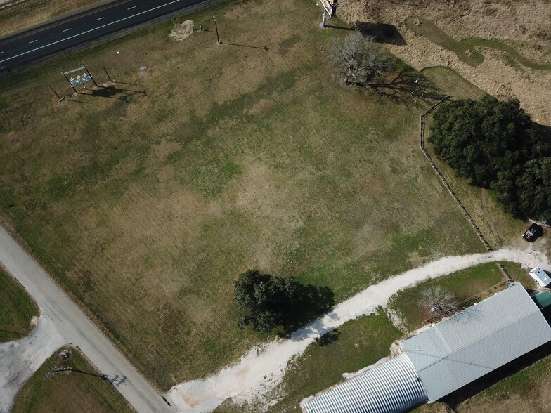 More Photos Of 108 Kellar Rd, Smithville Warehouse For Lease