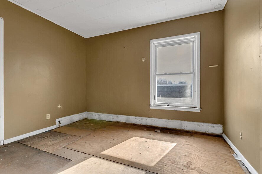 More Photos Of 2422-2426 S Park Ave, Buffalo Bowling Alley For Sale