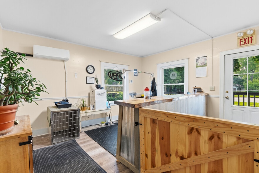 More Photos Of 325 N Cedar St, Imlay City Medical For Sale