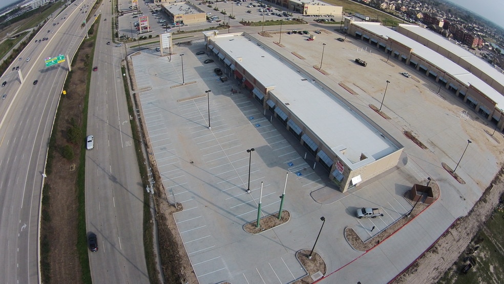 More Photos Of 24936-24952 Katy Fwy, Katy Storefront For Lease