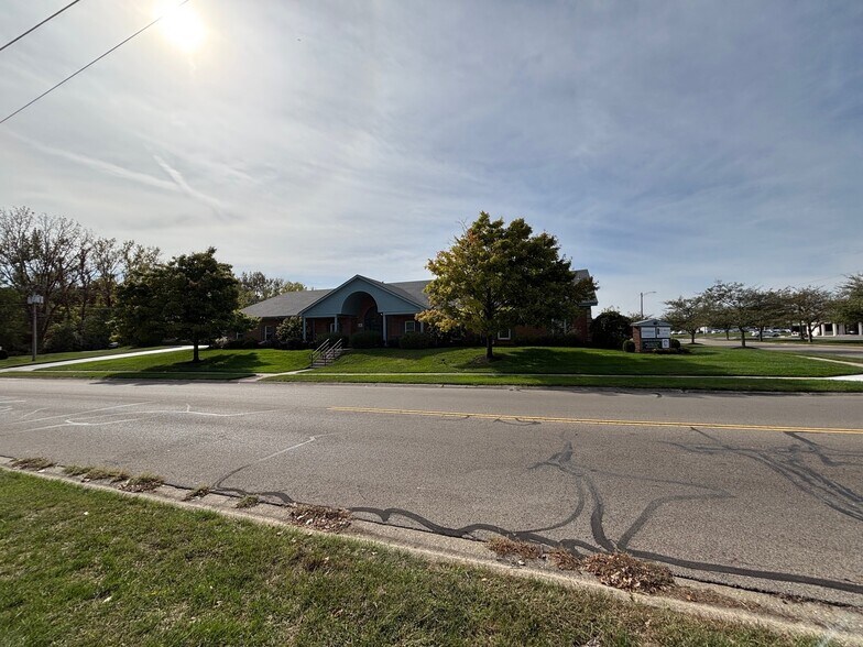 More Photos Of 115 S Tippecanoe Dr, Tipp City Office For Lease