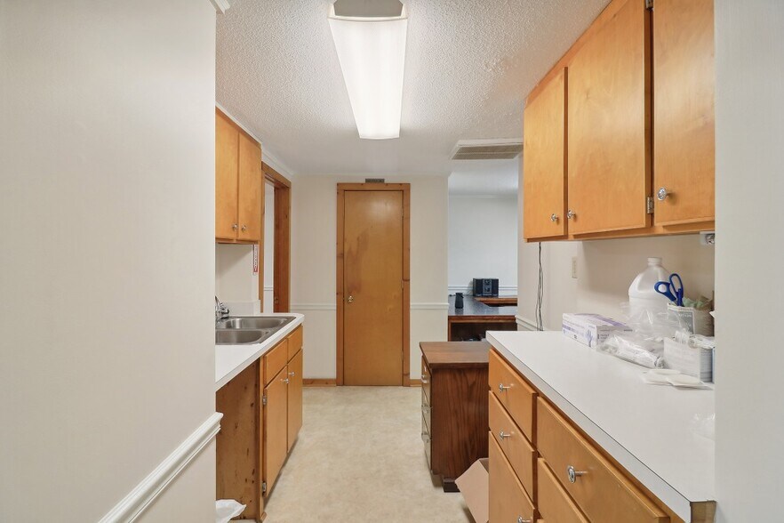 More Photos Of 1007 Carthage St, Sanford Medical For Sale