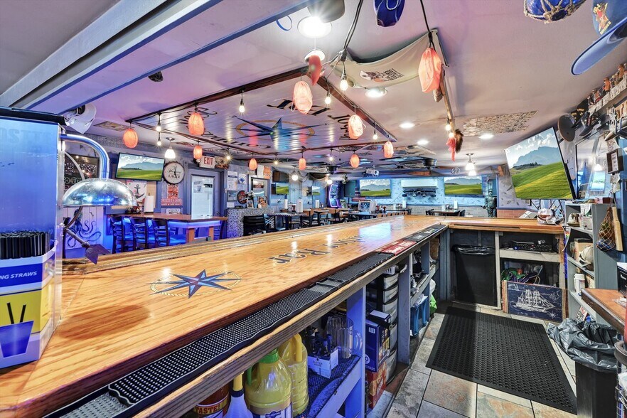 More Photos Of 10 W Oak St, Frackville Restaurant For Sale