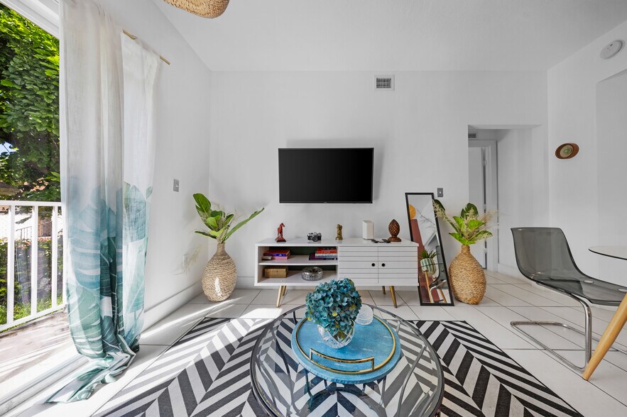 More Photos Of 750 SW 2nd St, Miami Apartments For Sale