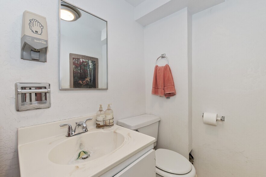 More Photos Of 39128 N Shore Dr, Fawnskin Specialty For Sale