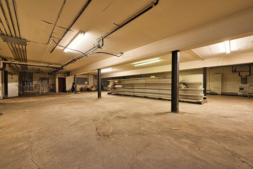 More Photos Of 80 E Main St, Huntington Freestanding For Sale