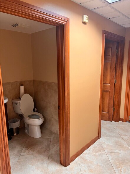 More Photos Of 2101 NW 33rd St, Pompano Beach Unknown For Lease