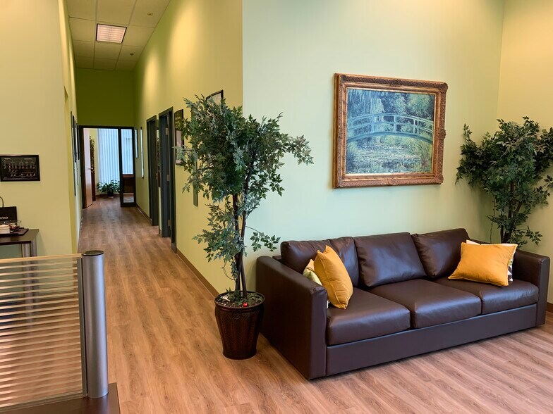 More Photos Of 555 Legget Dr, Ottawa Office For Lease