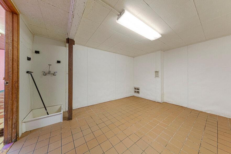 More Photos Of 508 Central Ave N, Faribault Storefront Retail Residential For Sale