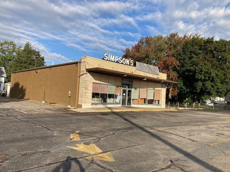 More Photos Of 10 Newport Ave, Pawtucket Freestanding For Lease