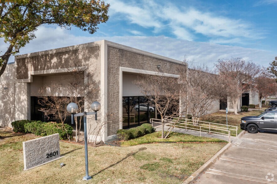 More Photos Of 2553 Summit Ave, Plano Unknown For Lease