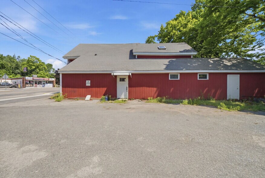 More Photos Of 335 N Washington St, North Attleboro Bar For Sale
