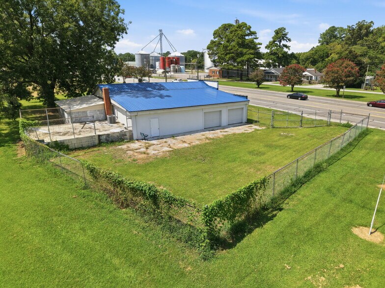 More Photos Of 591 US Highway 64 W, Plymouth Flex For Sale