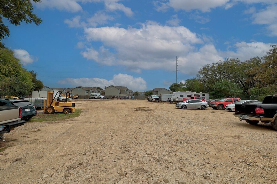 More Photos Of 2405 Gardenia Dr, Austin Land For Sale