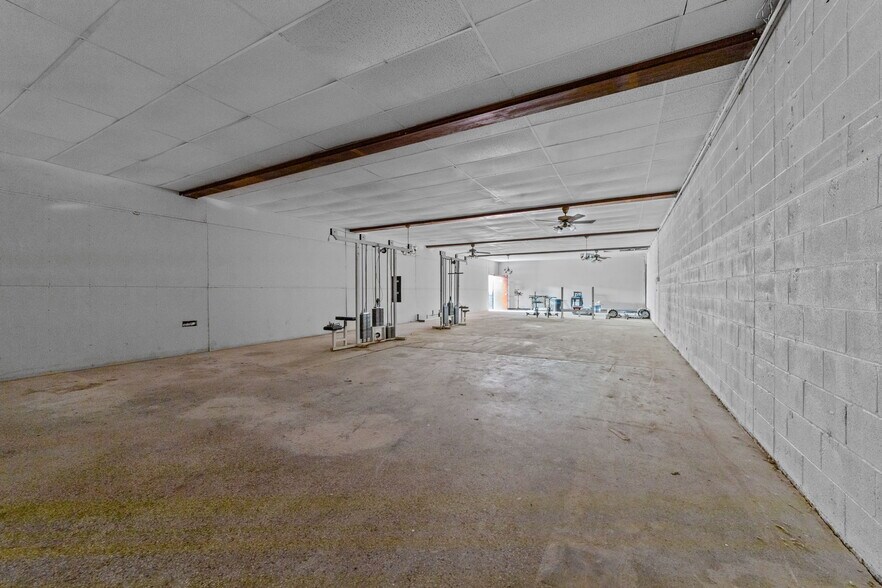 More Photos Of 607 S Main St, King Unknown For Lease