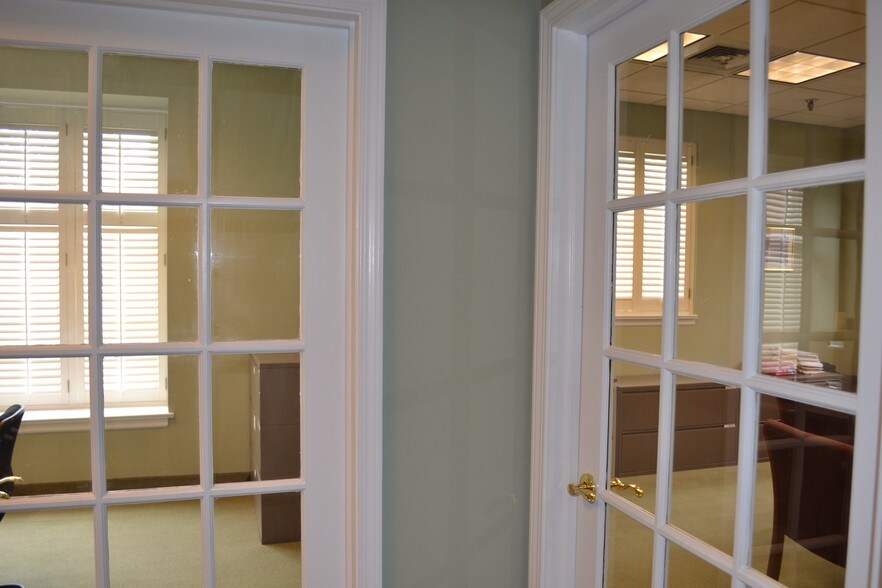 More Photos Of 1735 Post Rd, Fairfield Office For Lease