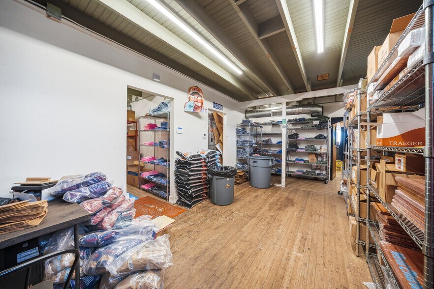 More Photos Of 114 W Main St, Waxahachie Storefront For Lease