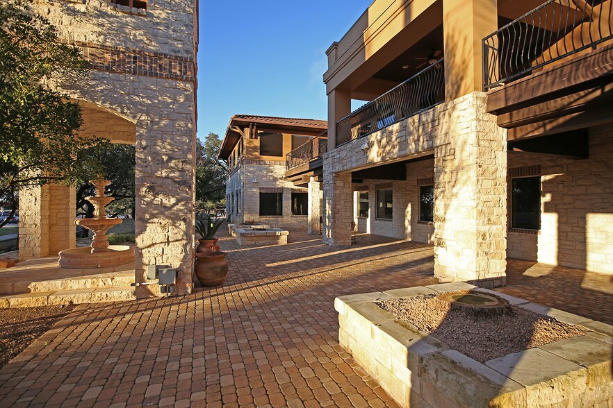 More Photos Of 2101 Lakeway Blvd, Lakeway Medical For Lease