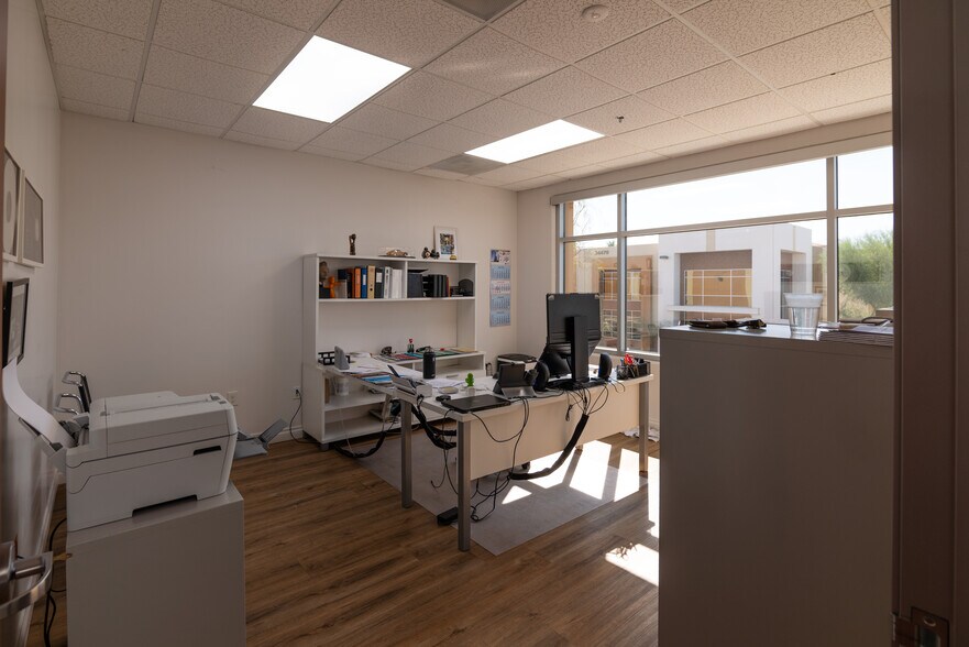 More Photos Of 34420 Gateway Dr, Palm Desert Manufacturing For Sale