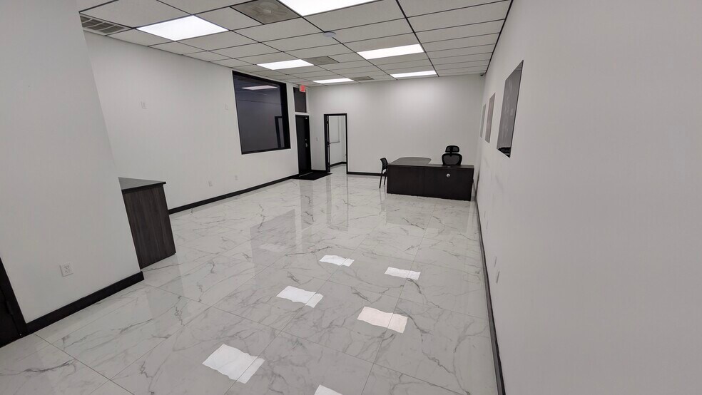 More Photos Of 3327 W Colonial Dr, Orlando Auto Repair For Lease