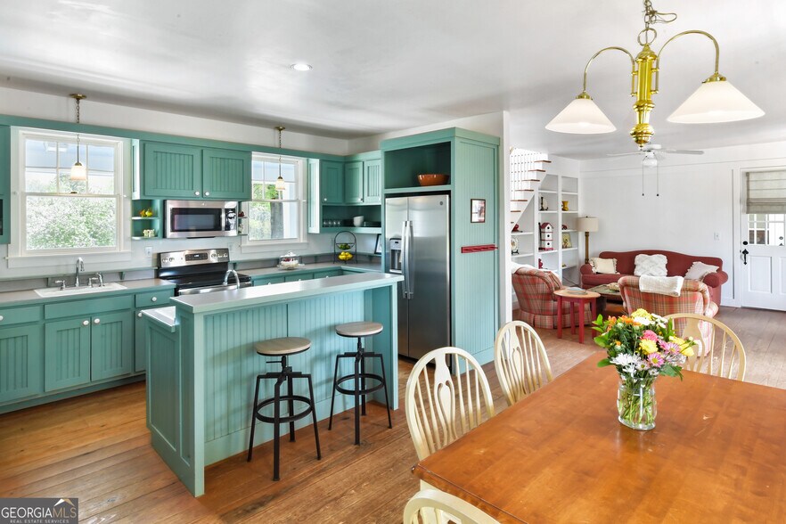 More Photos Of 1051 Meadow Ln, Madison Hospitality For Sale
