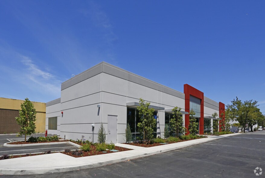More Photos Of 1987 Leghorn St, Mountain View Office For Lease