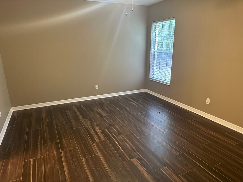 More Photos Of 643 W Oak Terrace Dr, Leesburg Apartments For Sale