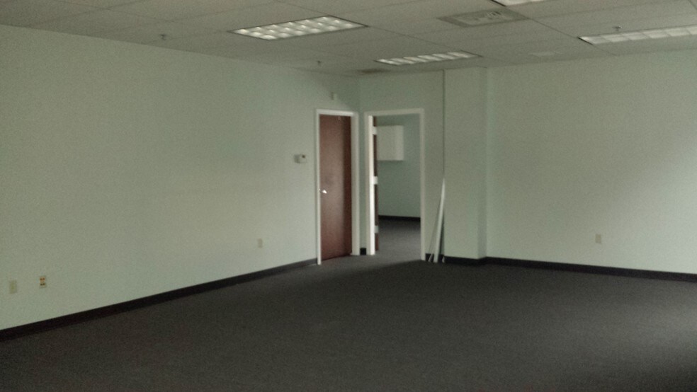 More Photos Of 154 New Britain Ave, Rocky Hill Restaurant For Sale