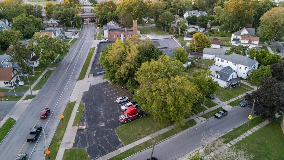 More Photos Of 223 Fearing Blvd, Toledo Freestanding For Sale