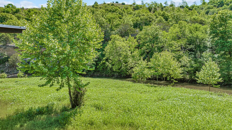 More Photos Of 4565 US-77 Hwy, Davis Specialty For Sale