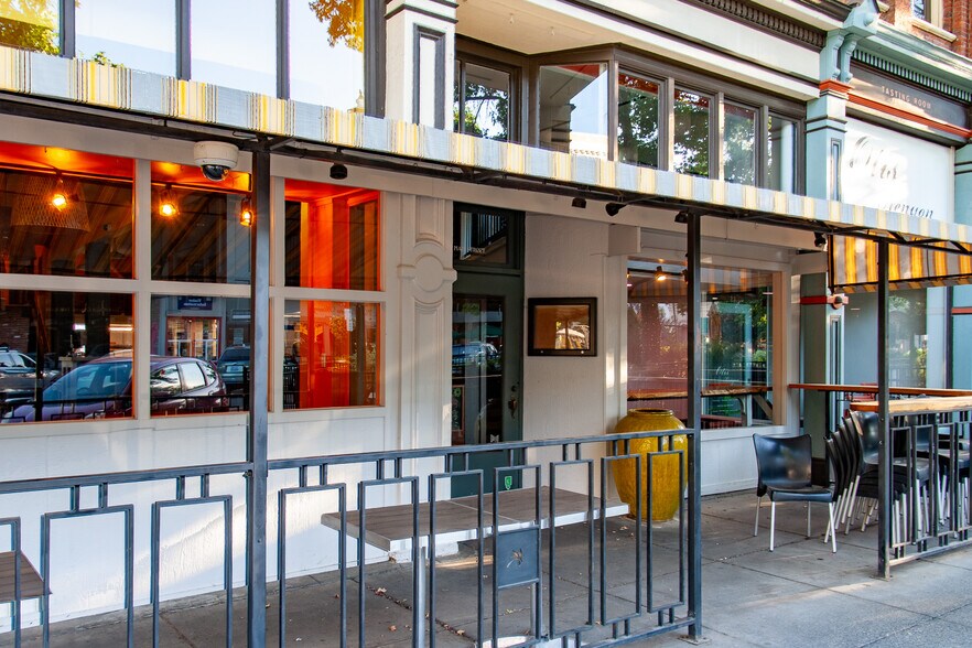 More Photos Of 21 E Main St, Walla Walla General Retail For Lease