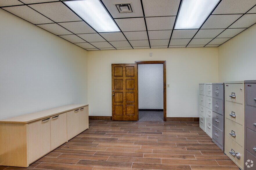 More Photos Of 601 S Rancho Dr, Las Vegas Medical For Sale