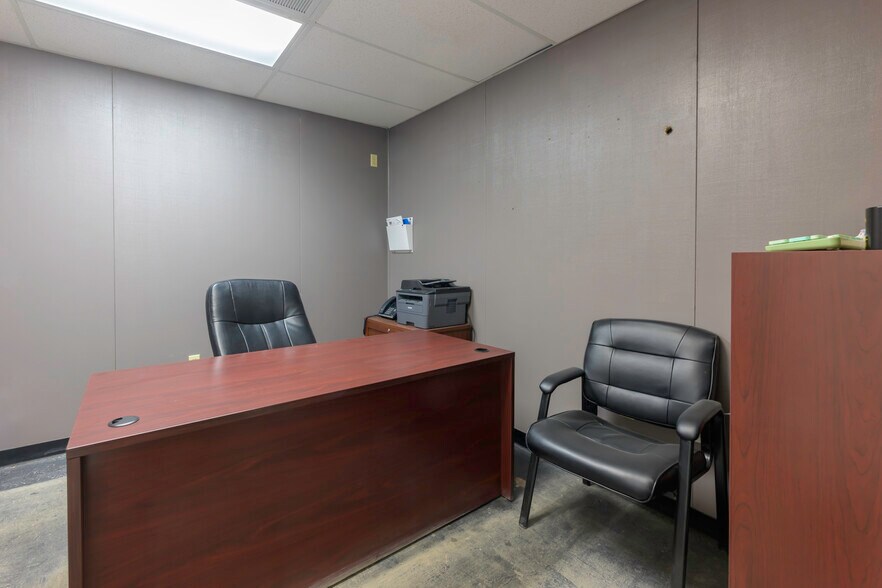More Photos Of 7020 N County Rd W, Odessa Warehouse For Sale