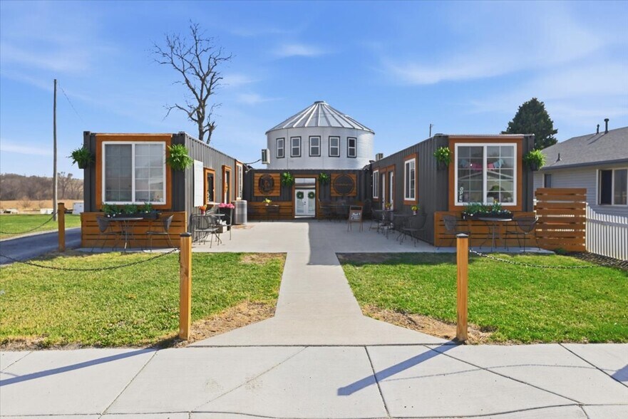 More Photos Of 131 3rd St, Underwood Specialty For Sale